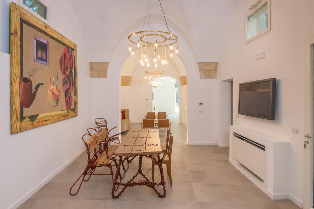 Le Bifore Charming House Lecce Exterior photo