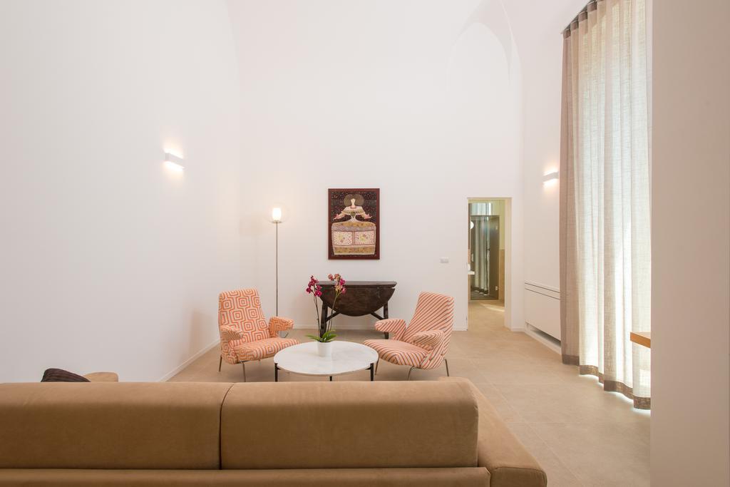 Le Bifore Charming House Lecce Exterior photo