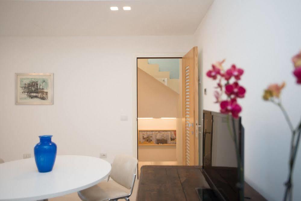 Le Bifore Charming House Lecce Exterior photo